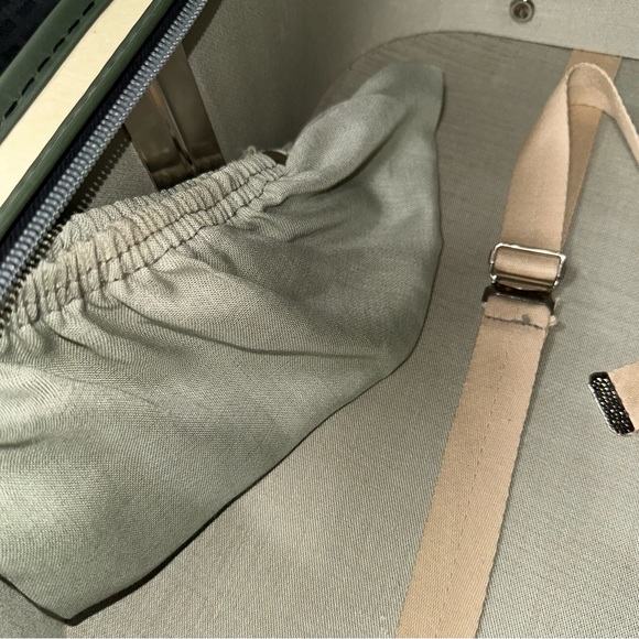 Vintage Grasshopper Suitcase Cream and Green Classic Soft Sided Stiff Frame MCM - Picture 10 of 16